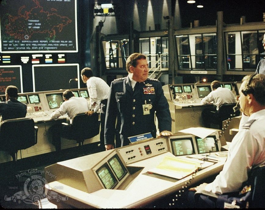 Военные игры / Wargames (1983). Фильм Wargames 1983. Метью Бродерик военные игры. Военные игры фильм 1983 Дженнифер.